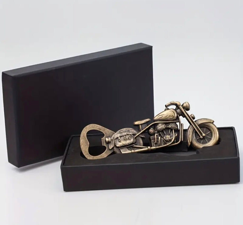 Boîte cœur artisanale avec chocolats Kinder Bueno et Ferrero Rocher + petit cœur au crochet