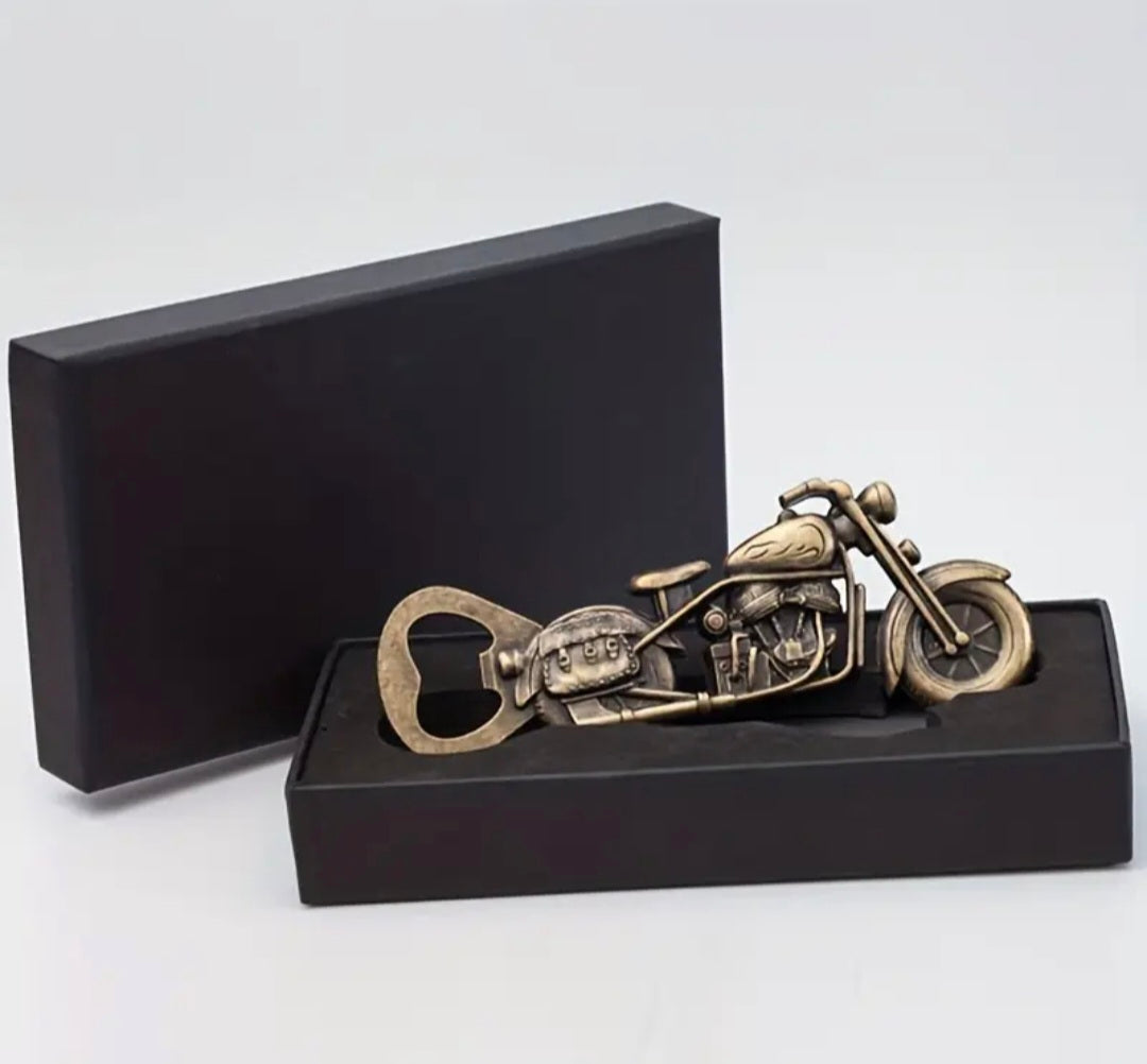 Boîte cœur artisanale avec chocolats Kinder Bueno et Ferrero Rocher + petit cœur au crochet